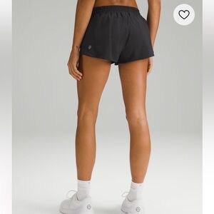 Lululemon Hotty Hot Low-Rise Lined Short 2.5”